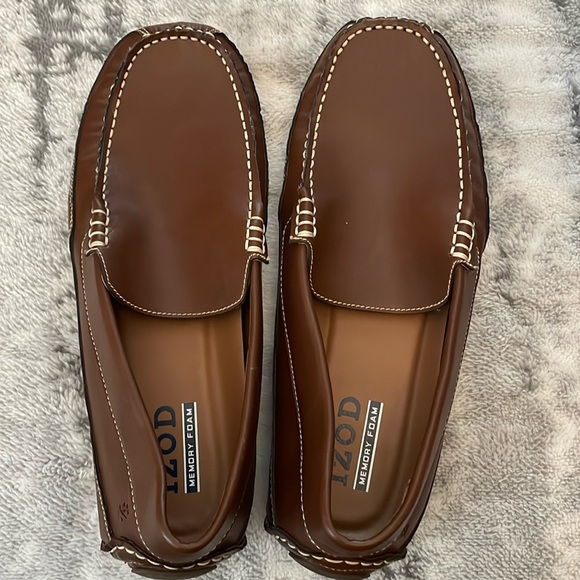 Izod Other - IZOD memory foam loafers